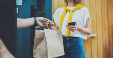 Kuinka tehdä ruokatilaus SinDelantalilta helposti? - SinDelantal -toimitus (esimerkki) 32 persona haciendo pedido