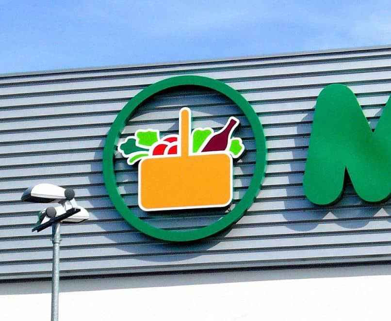 Mitä vaatimuksia sinun on työskenneltävä Mercadonassa? Miten pääsen