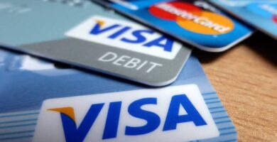 Mitkä ovat säännöt luottokortin hyvityksen saamiseksi? 26 tarjetas credito mesa madera
