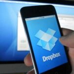 telefono mostrando icono aplicacion Dropbox