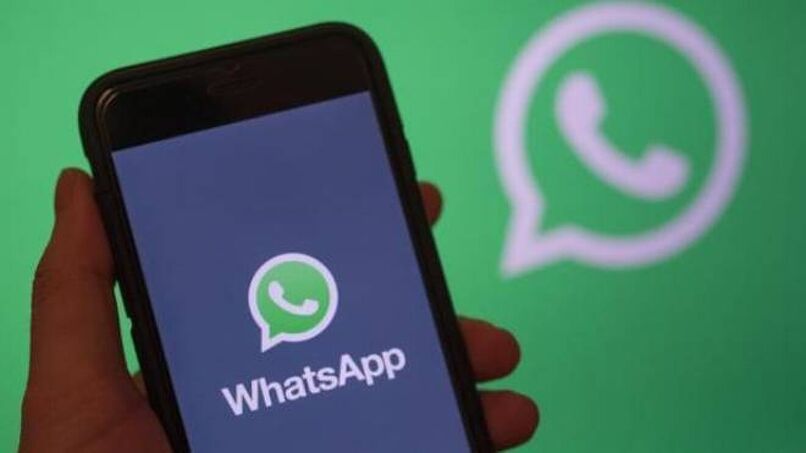 Kuinka piilottaa profiilikuvani WhatsApp-yhteyshenkilöltä? 1 dispositivo movil whatsapp 19200