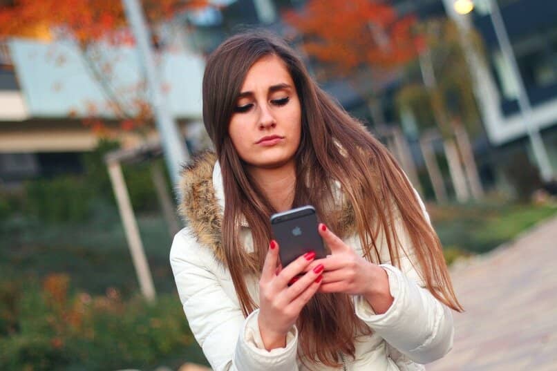 instagram-mobiili nainen